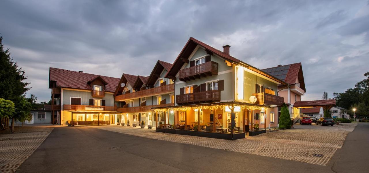 Hotel Altneudoerflerhof バート・ラトカースブルク エクステリア 写真